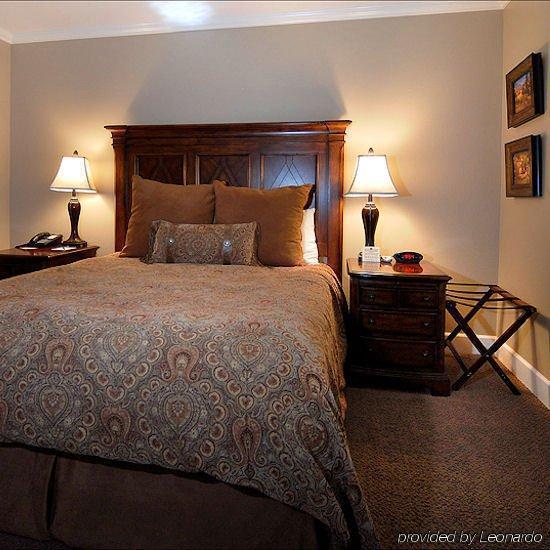 The At Apartment