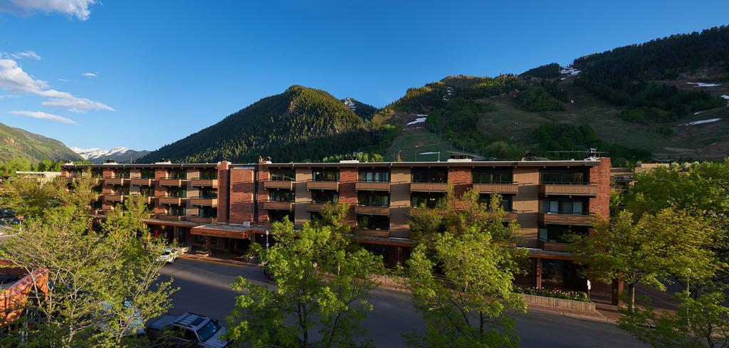 Square Hotel