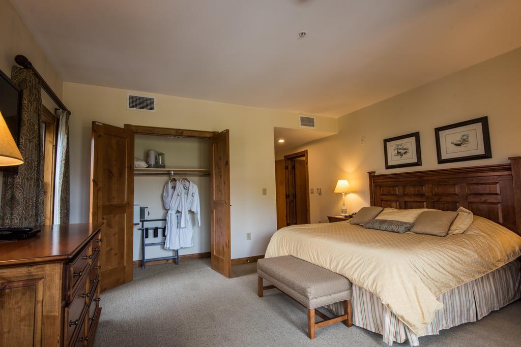 The At Mountaineer Square Resort 4*