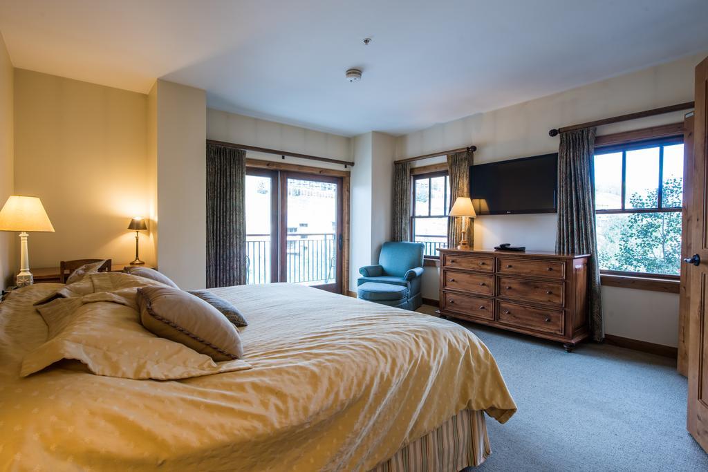 Resort The At Mountaineer Square Mount Crested Butte