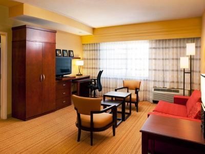 Courtyard By Marriott Hotel