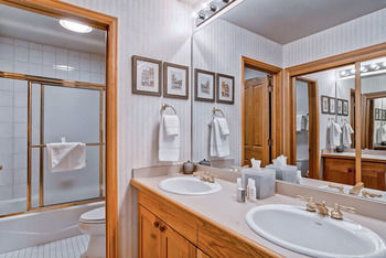 Highlands Area By East West Hospitality