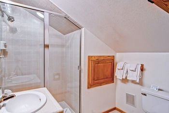 Apartment Ridgepoint Townhomes
