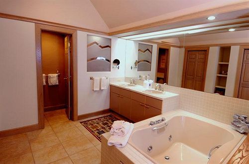 Park Plaza Aparthotel 4*