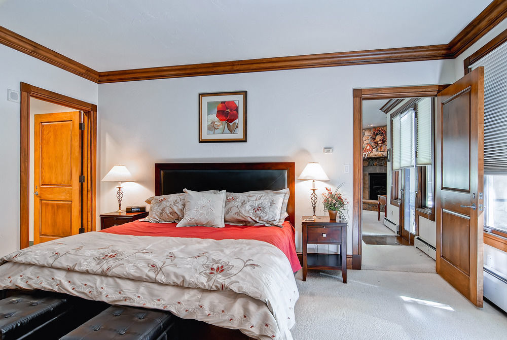 Mccoy Peak By East West Hotel 4*
