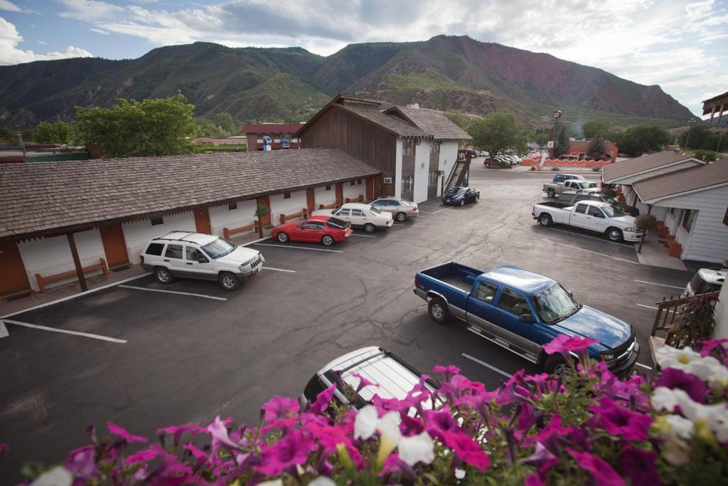 Starlight Motel 2*