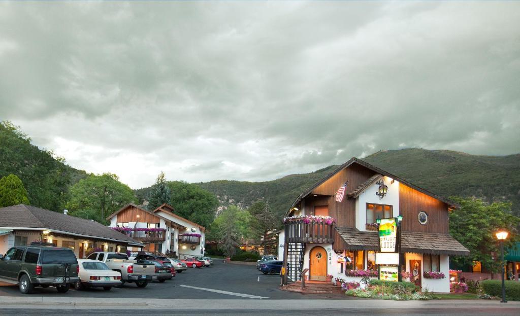 Starlight 2* Glenwood Springs