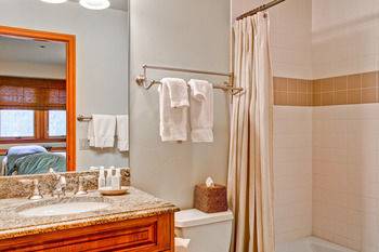 The Meadows Townhomes By East West Apartment *