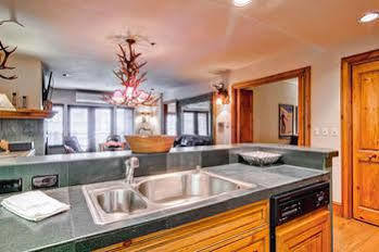 Hotel Market Square By East West 4*