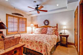 Hotel Market Square By East West 4*