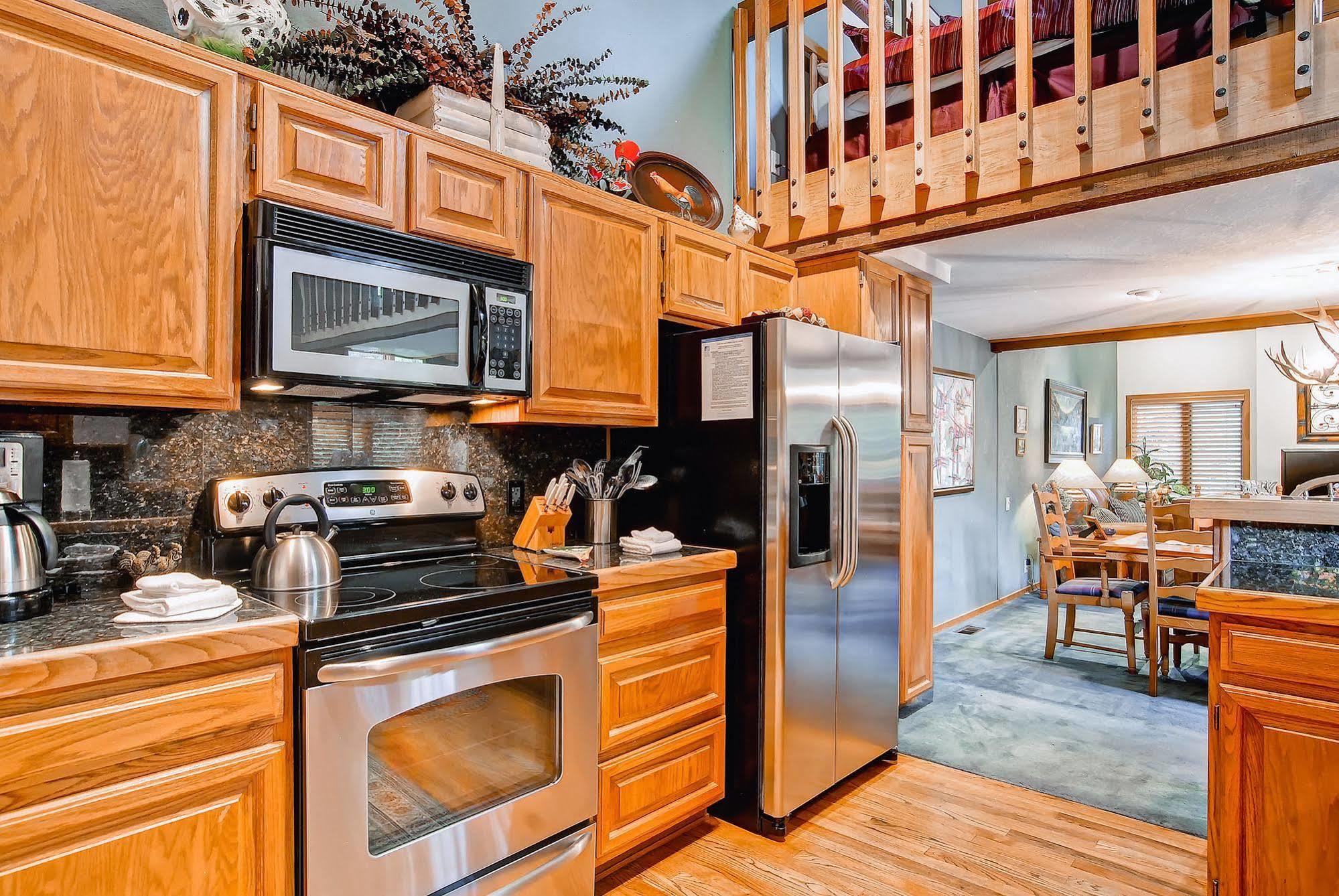 Apartment Ridgepoint Townhomes *