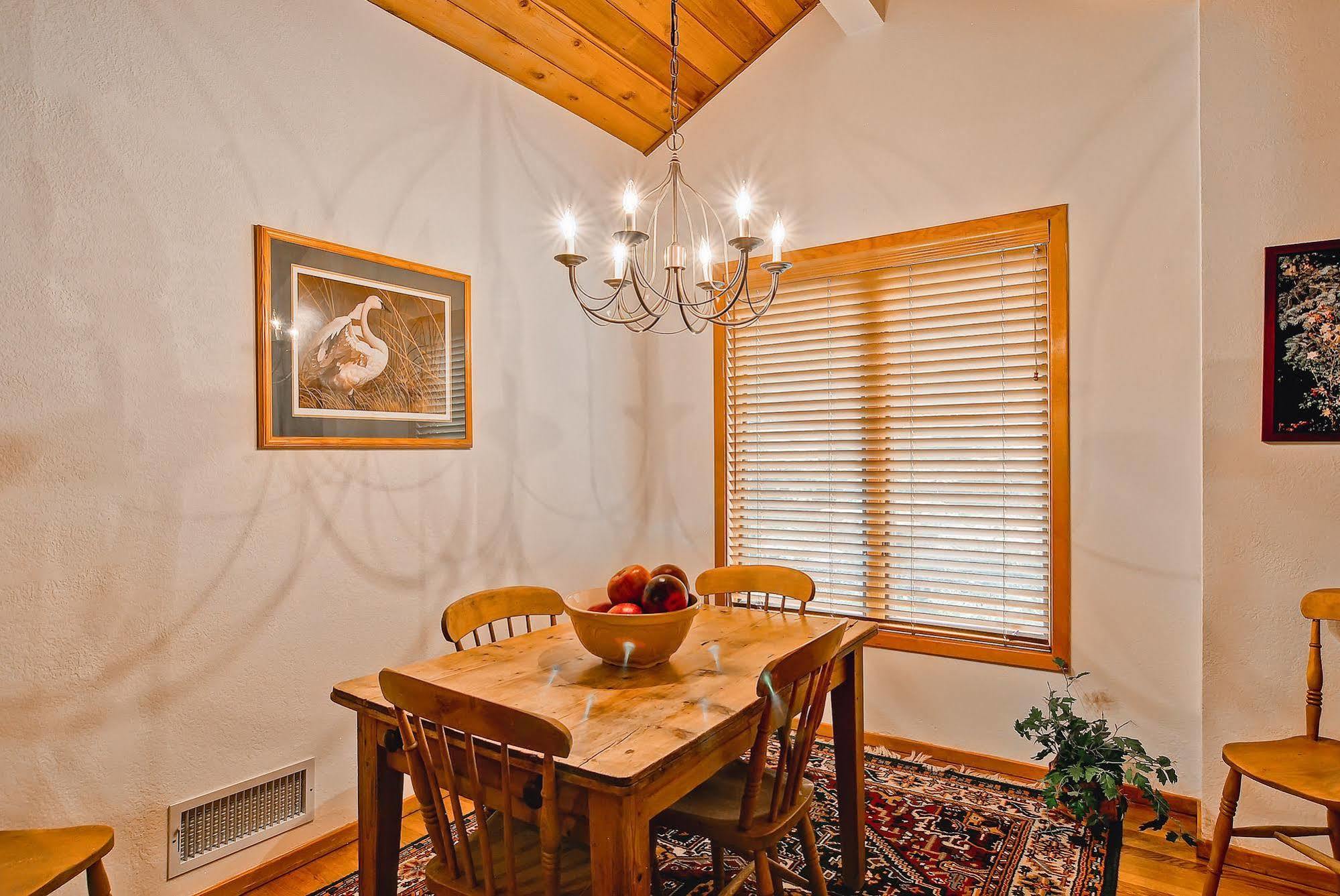 Apartment Ridgepoint Townhomes *