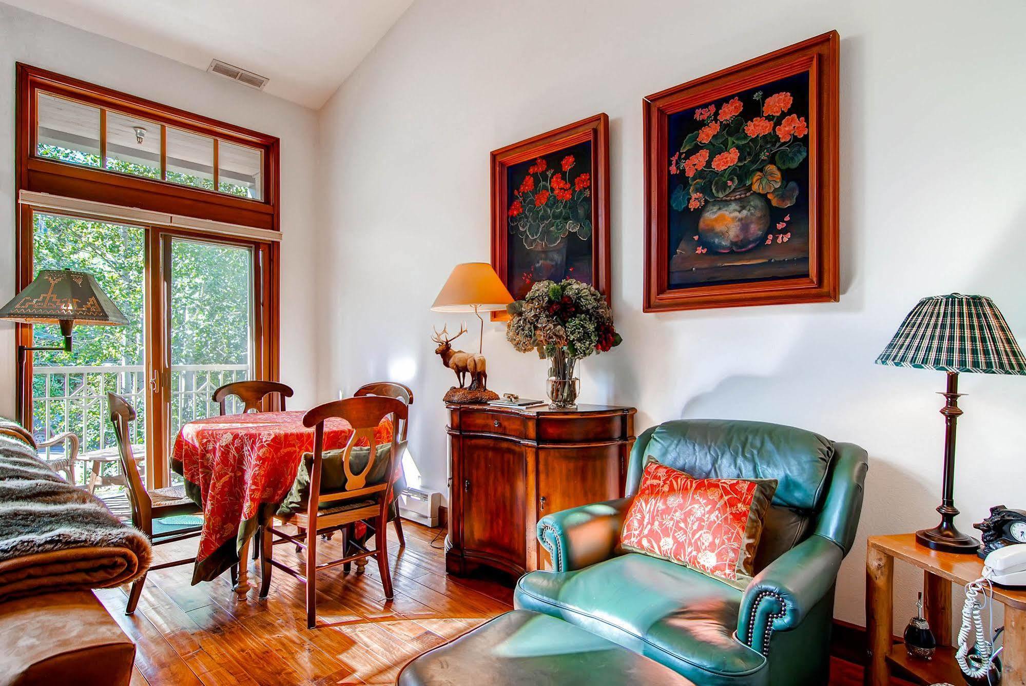 The Meadows Townhomes By East West *