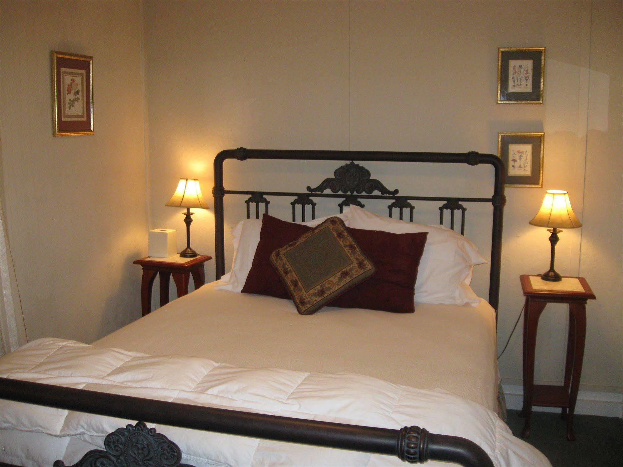 The Forest Queen Hotel 2*