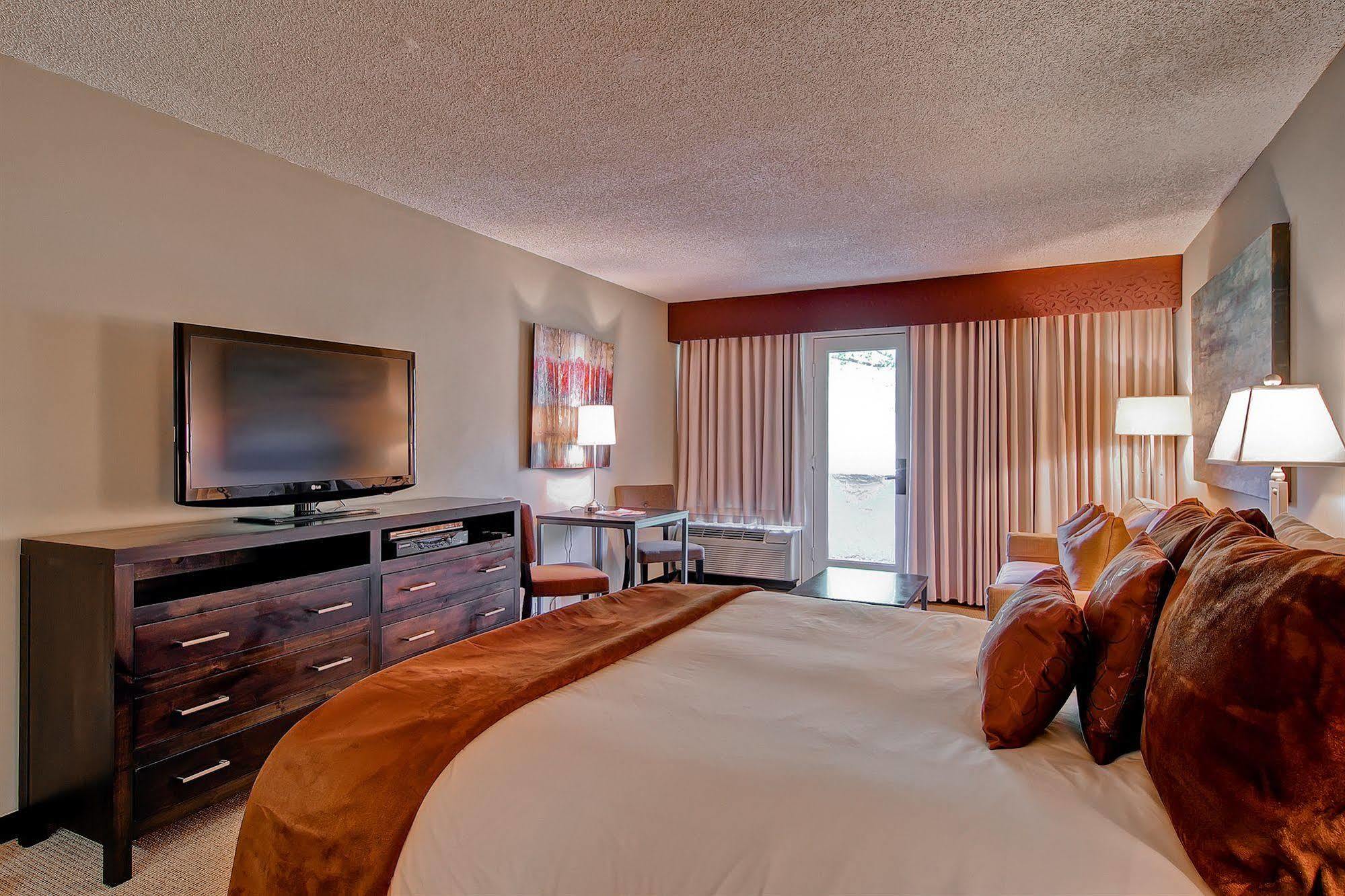 The At 3* Aspen