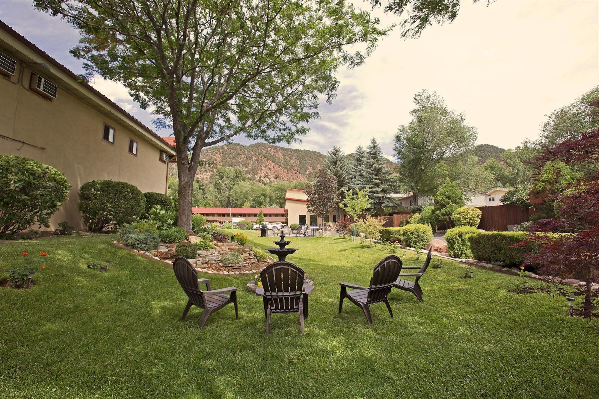 Inn Cedar