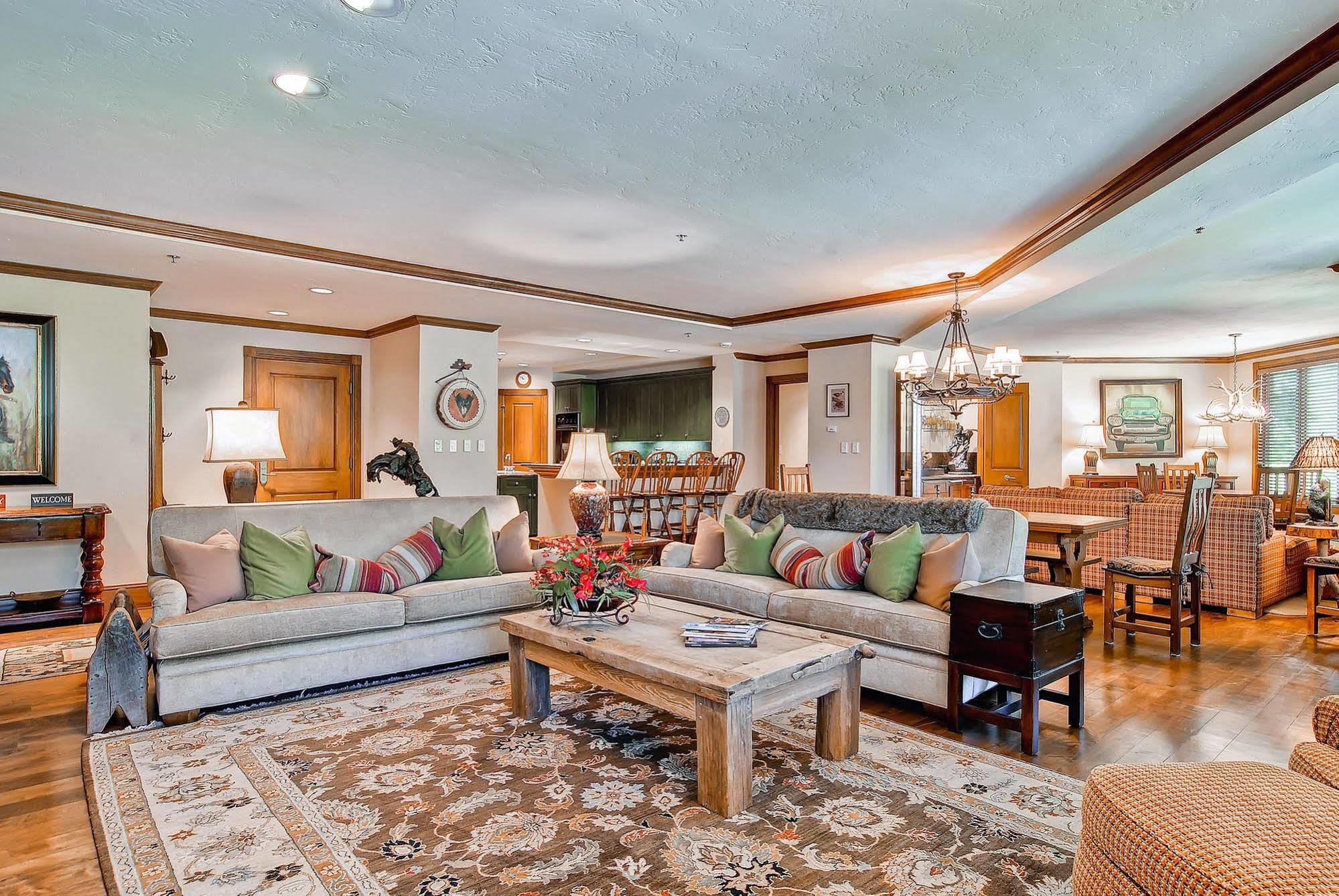 Mccoy Peak By East West Hotel 4*