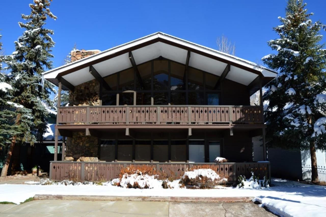 118 E. Bleeker Street Lower Level, Large Lower-level In Duplex With Private Deck Aspen