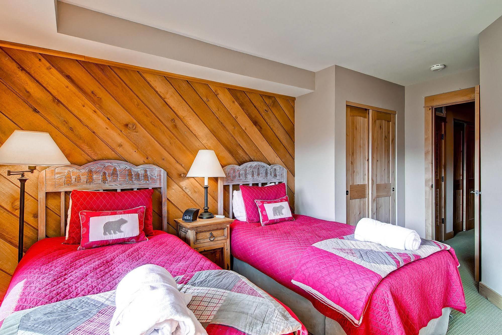 Ridgepoint Townhomes Apartment