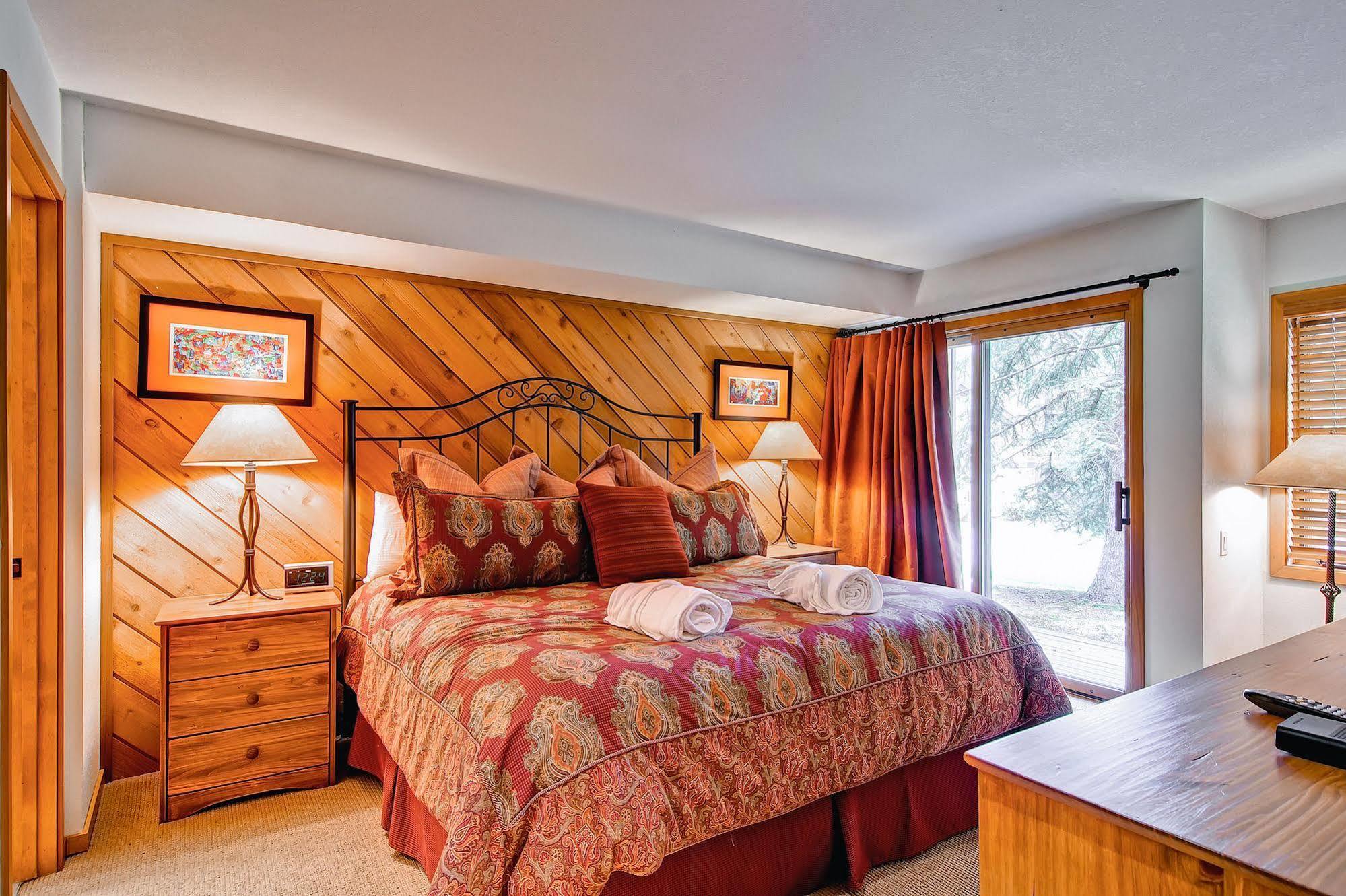 Apartment Ridgepoint Townhomes Beaver Creek