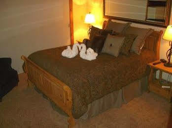 Black Bear Aparthotel 3*