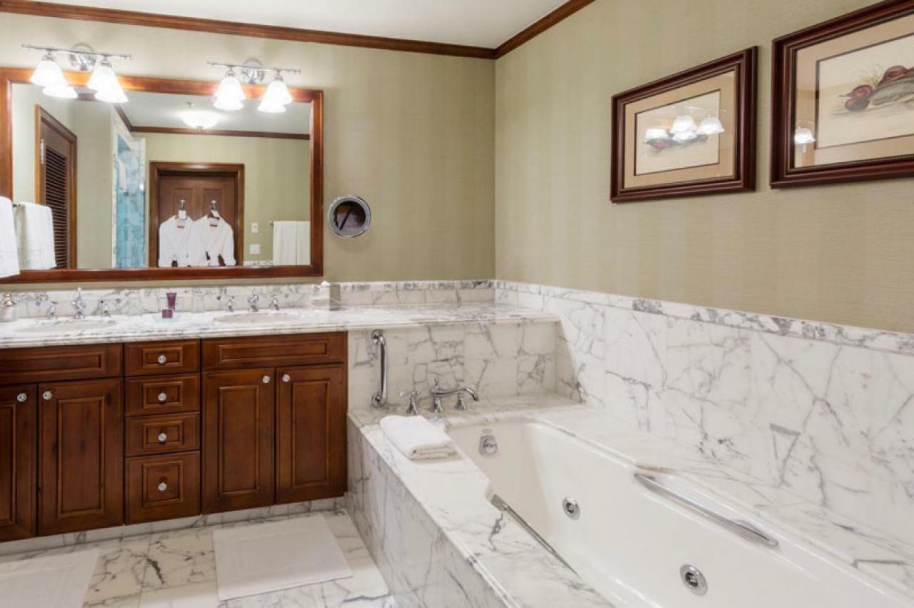 The Ritz-carlton Club 3 Bedroom White River 2208, Ski-in & Ski-out In Highlands Aspen