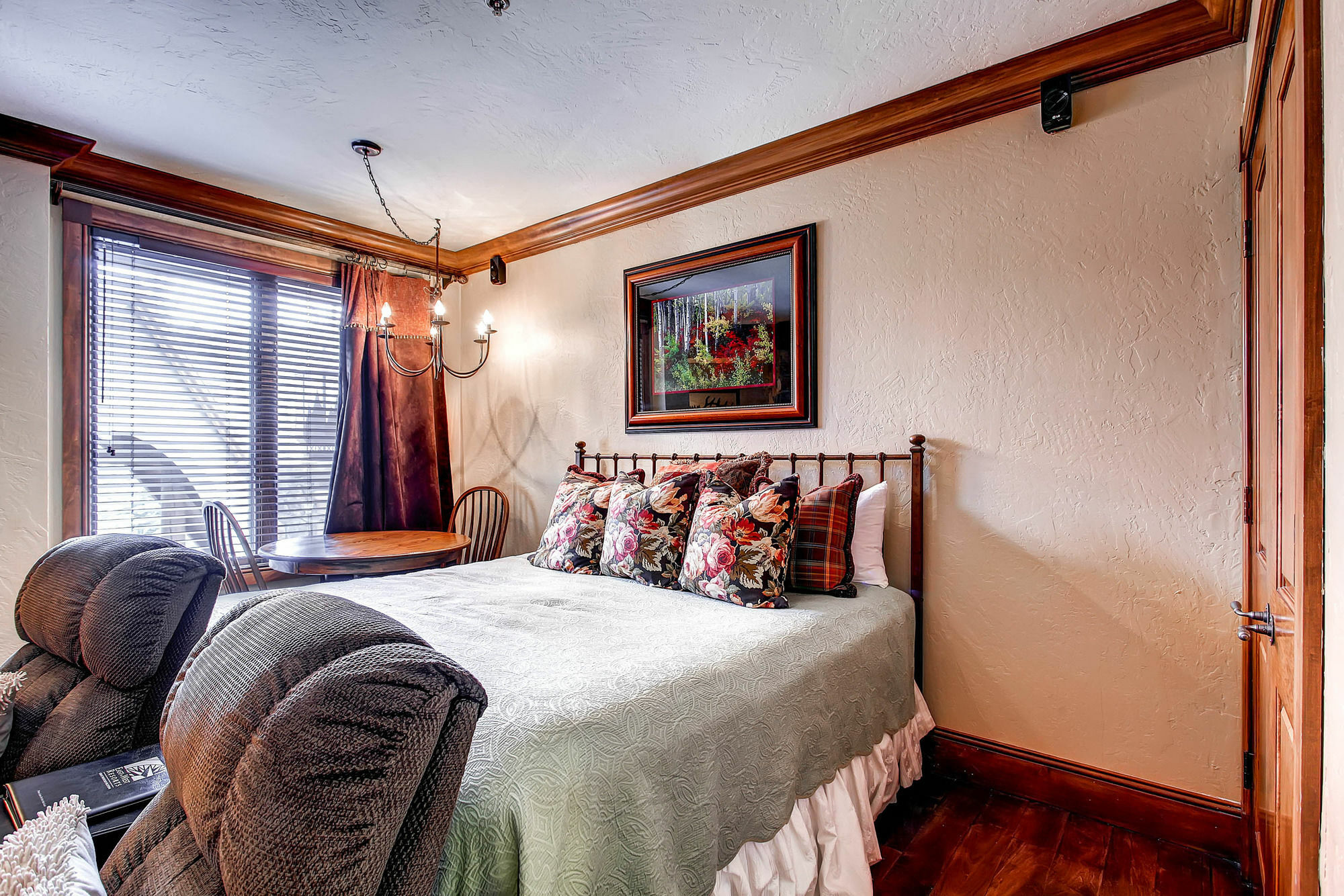 Hotel Mccoy Peak By East West