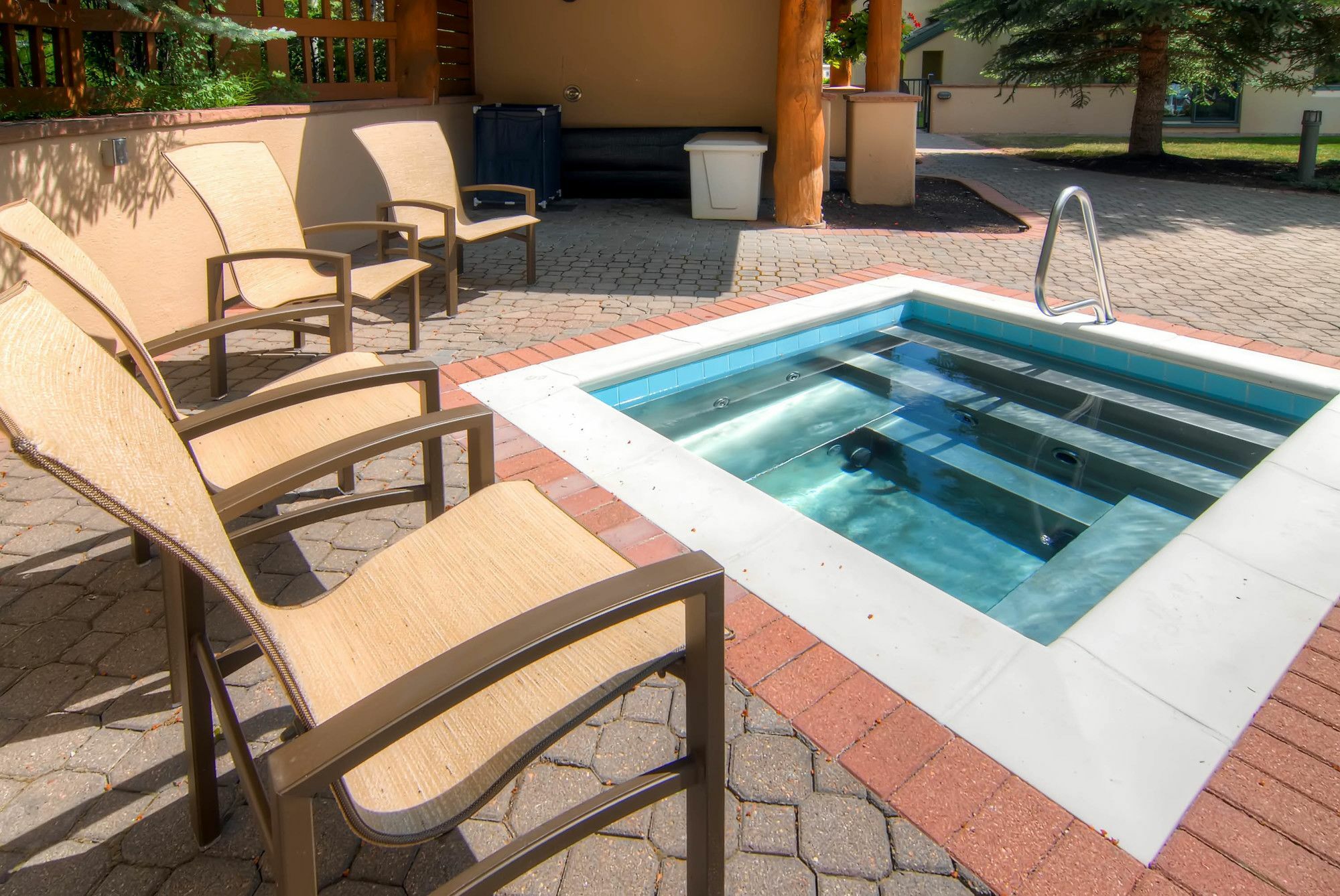 Kiva By East West Hotel 4*