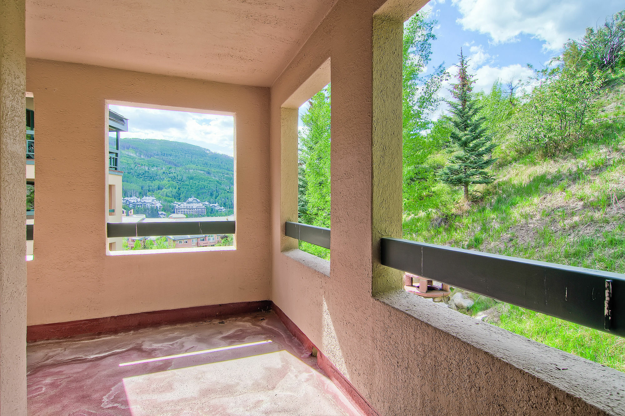 Kiva By East West Hotel
