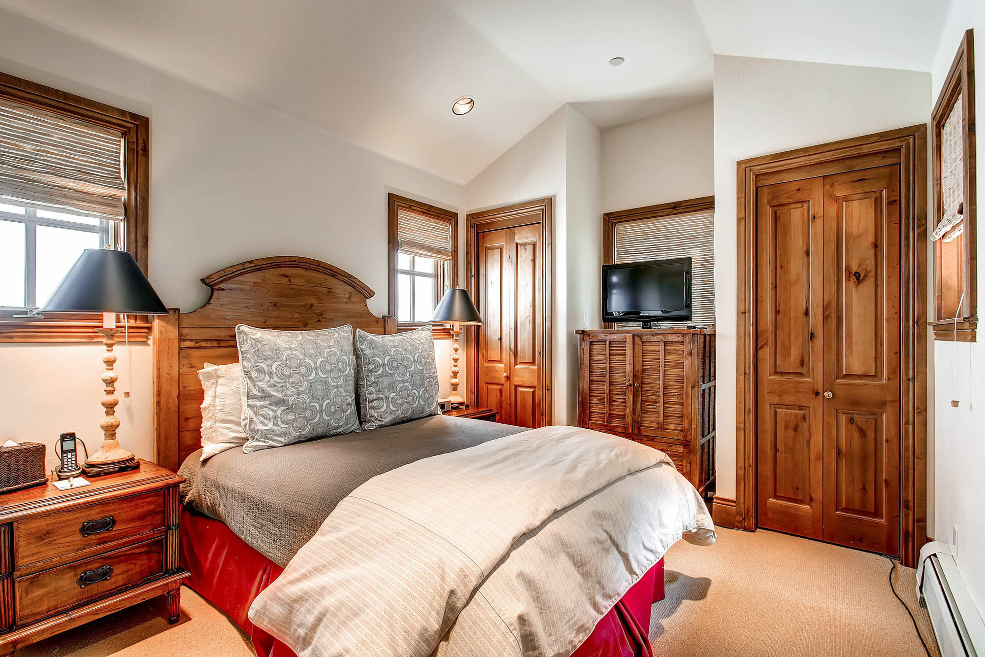 Villa Montane By East West