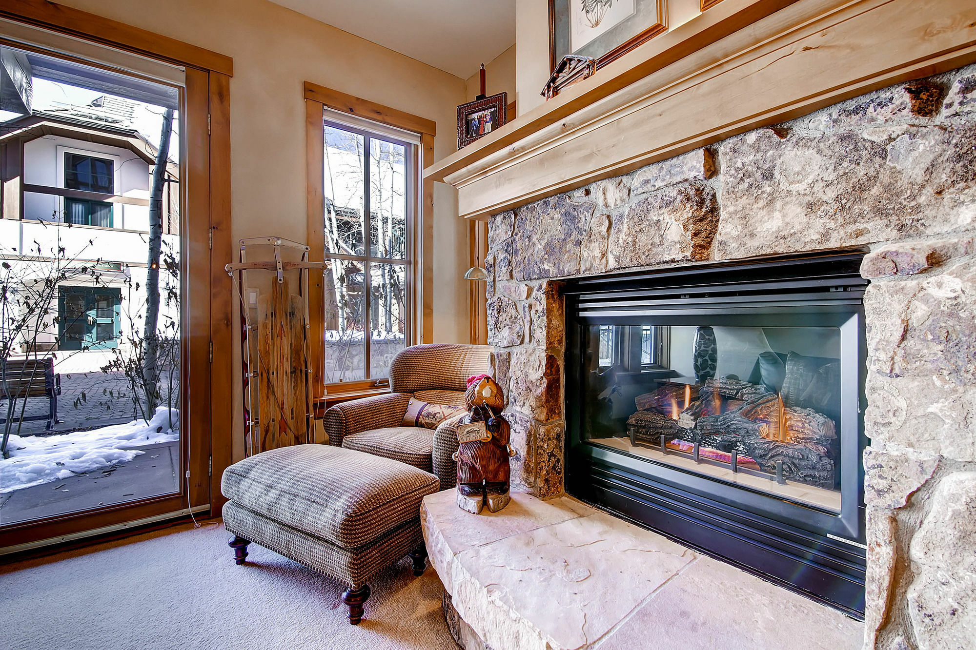 Villa Montane By East West *