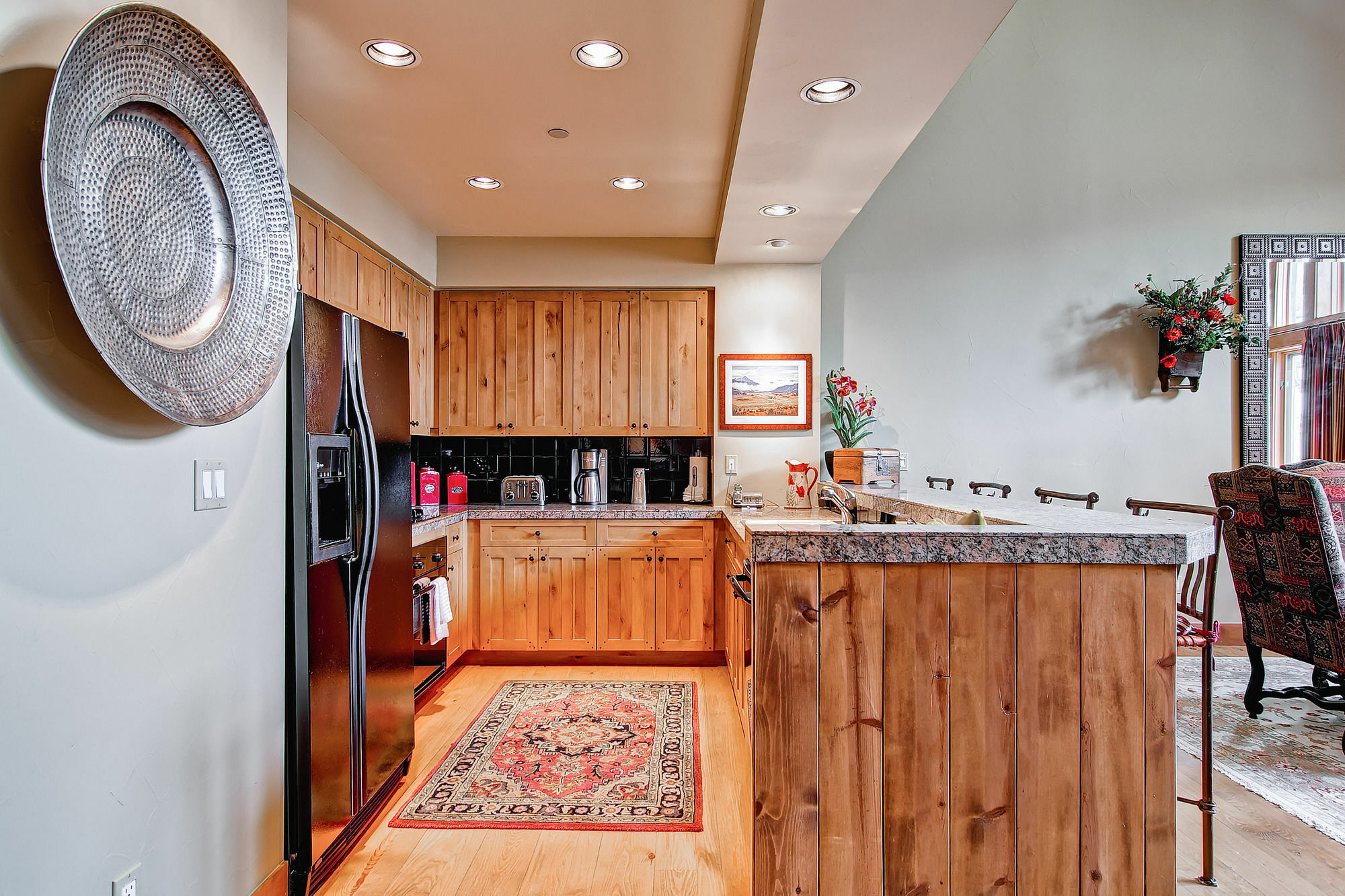 Villa Montane By East West *