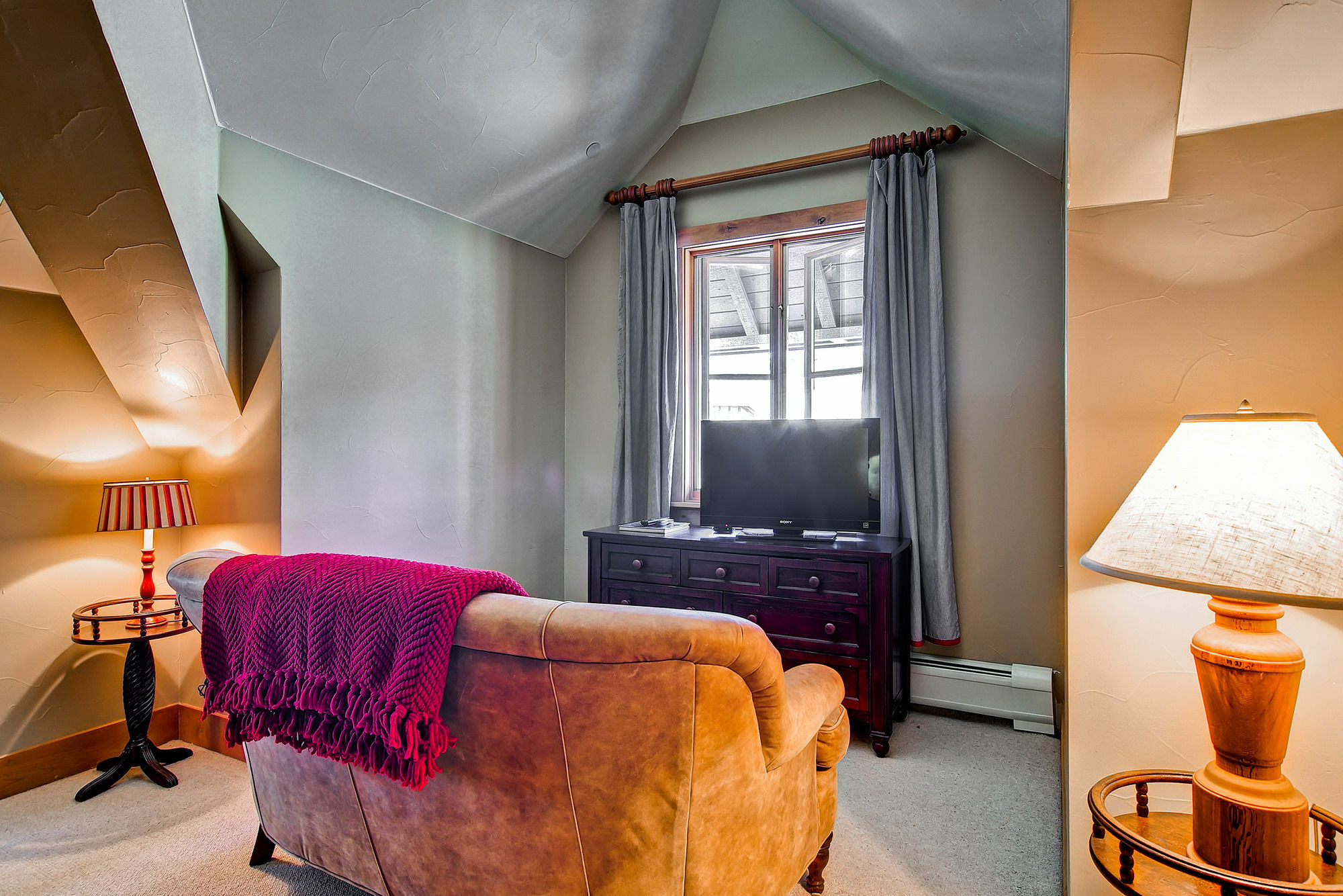 Villa Montane By East West