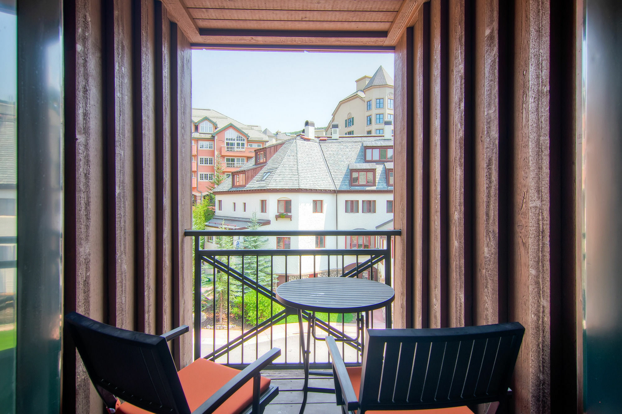 Villa Montane By East West