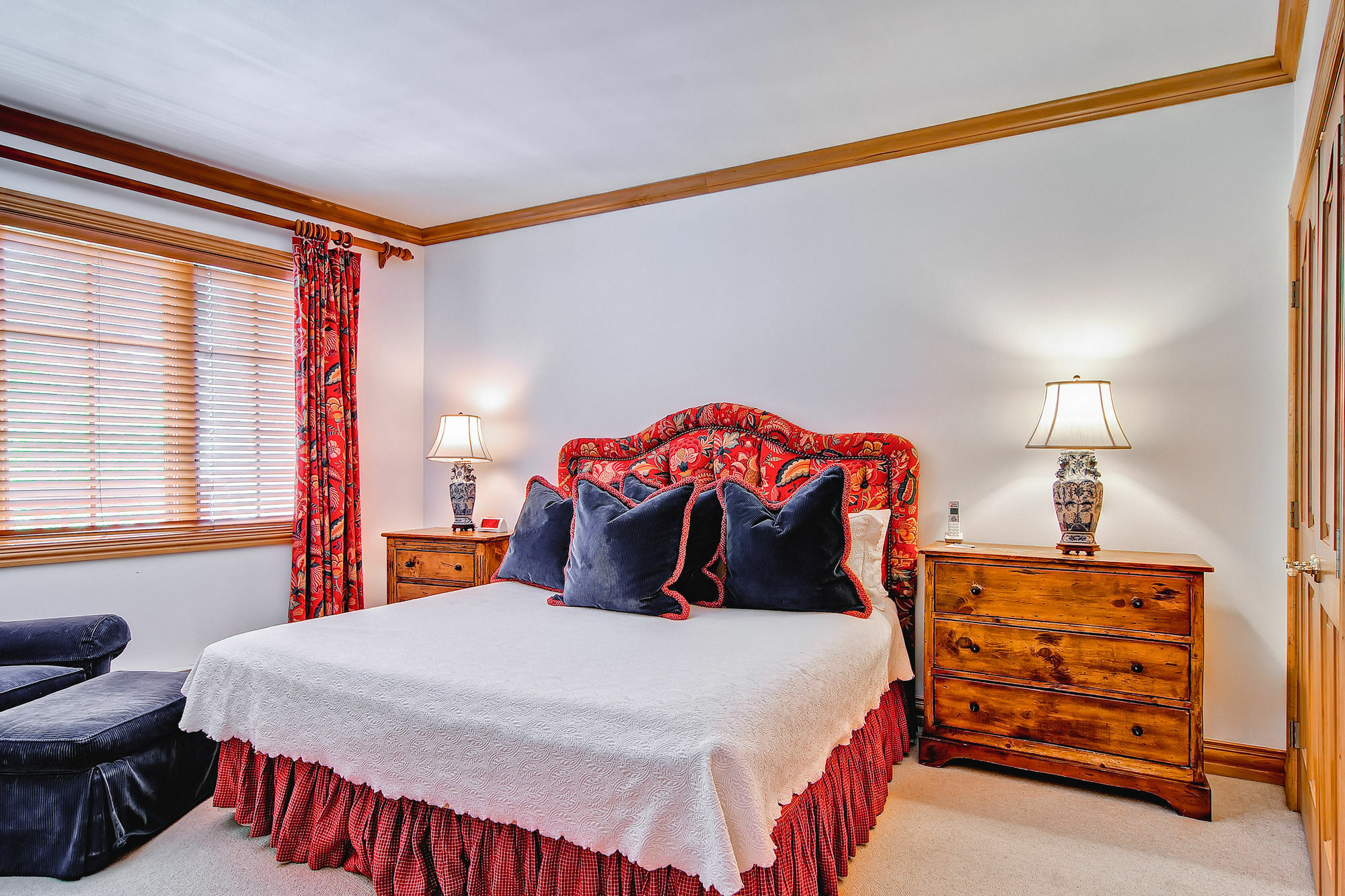 Oxford Court By East West Apartment *
