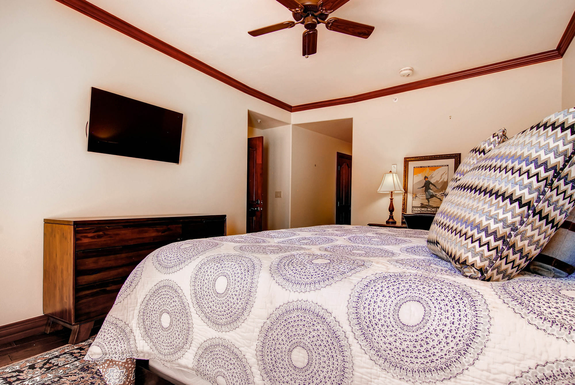 Oxford Court By East West Apartment *