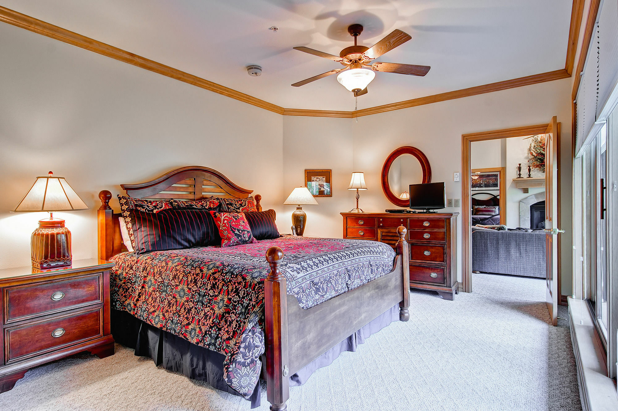 Oxford Court By East West Apartment *