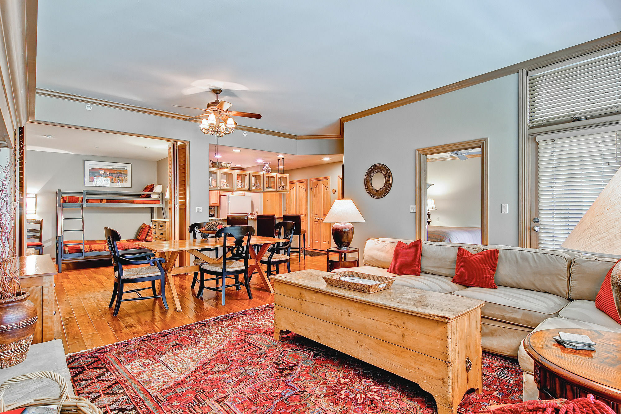 Oxford Court By East West * Beaver Creek