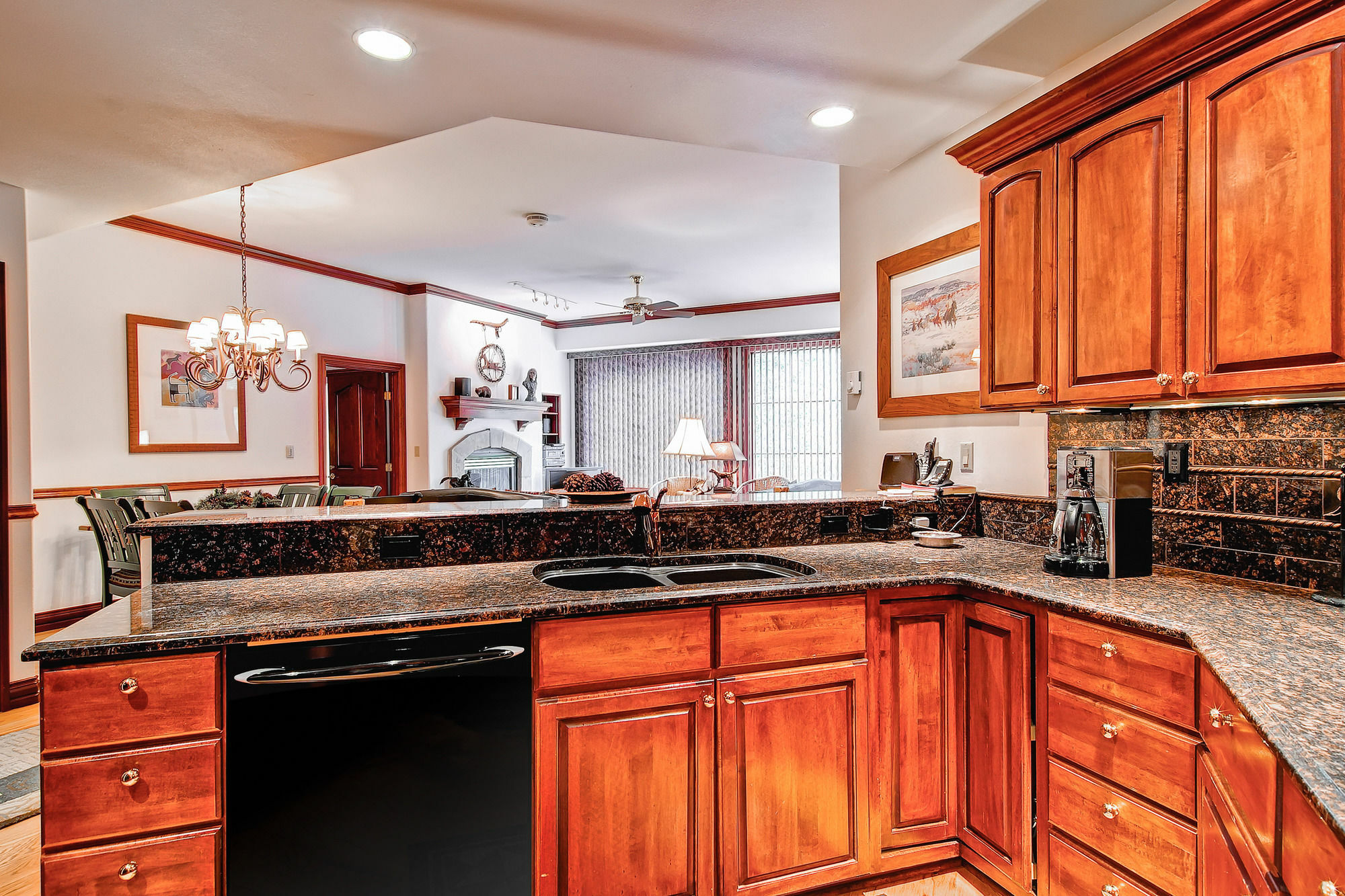 Oxford Court By East West Apartment *