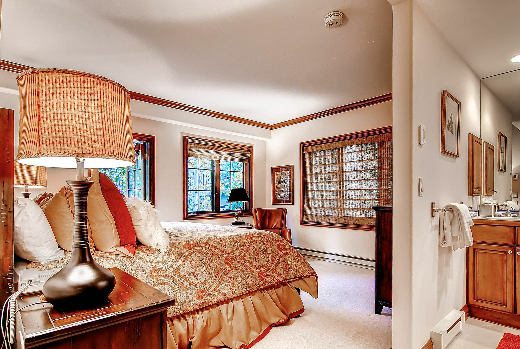 Oxford Court By East West * Beaver Creek