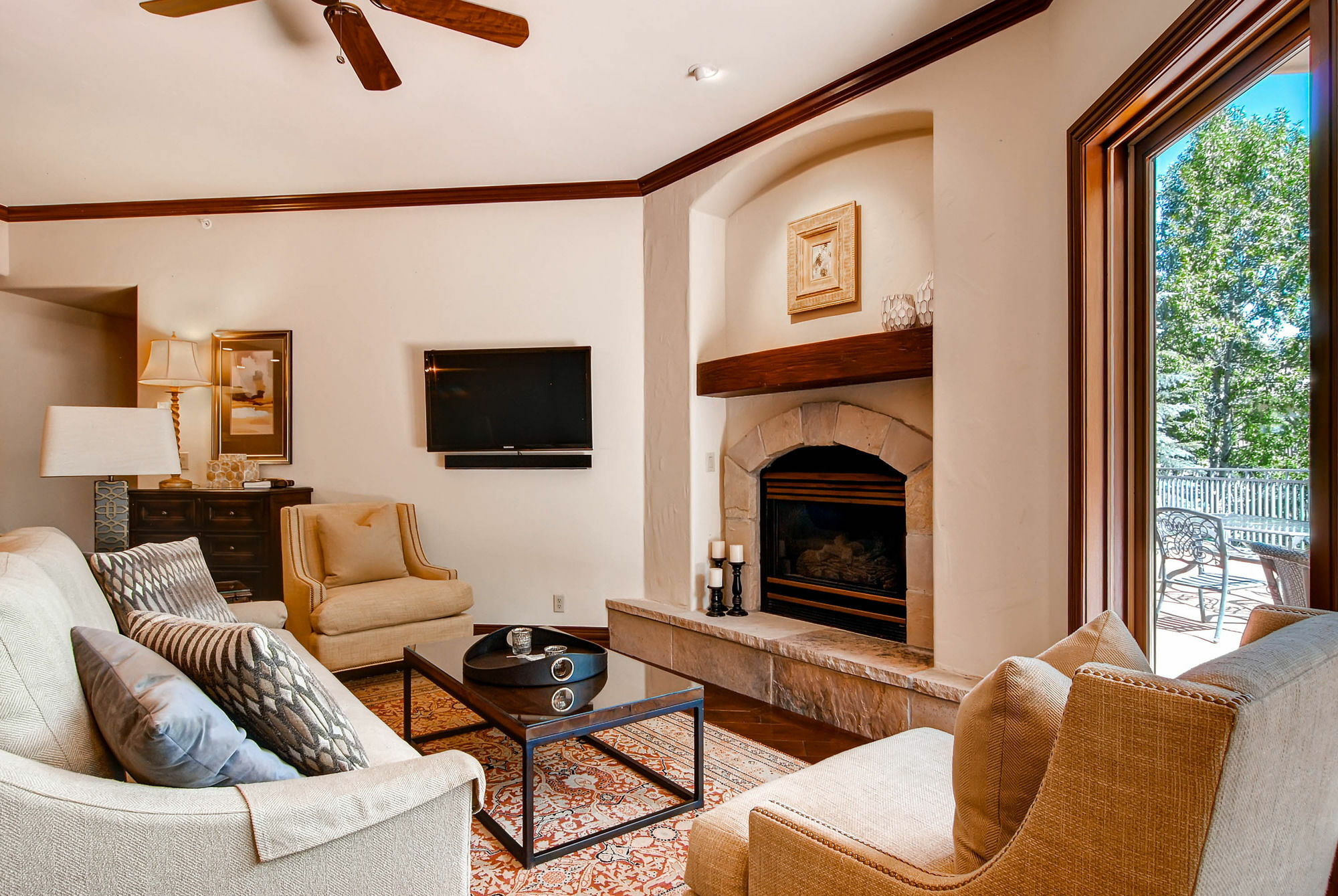 Oxford Court By East West * Beaver Creek
