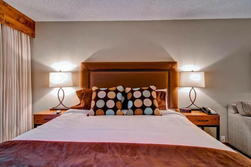 The At Hotel