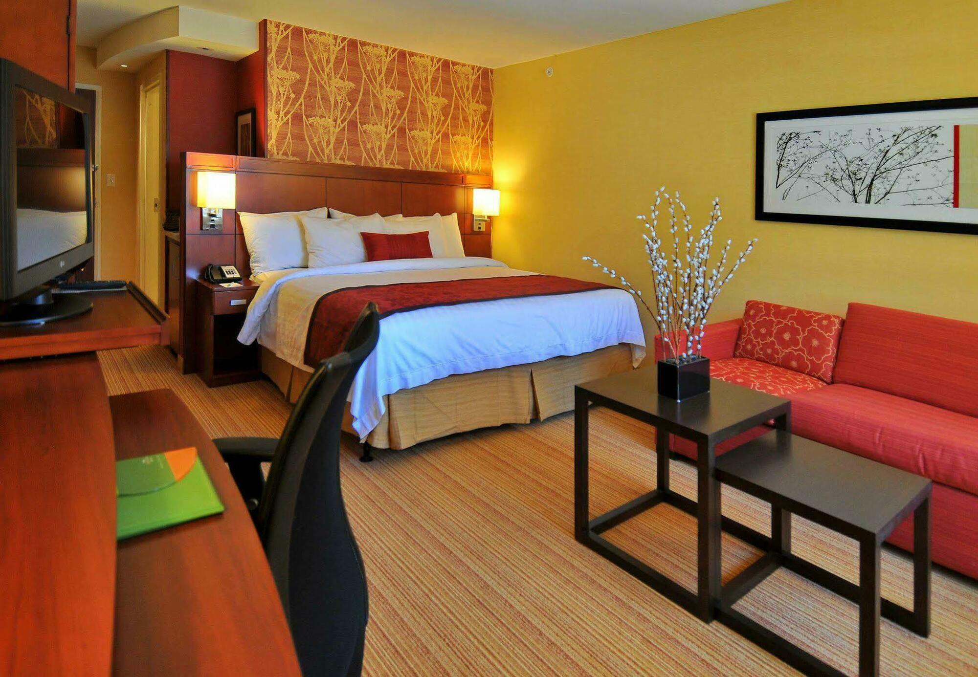 Courtyard By Marriott 3*
