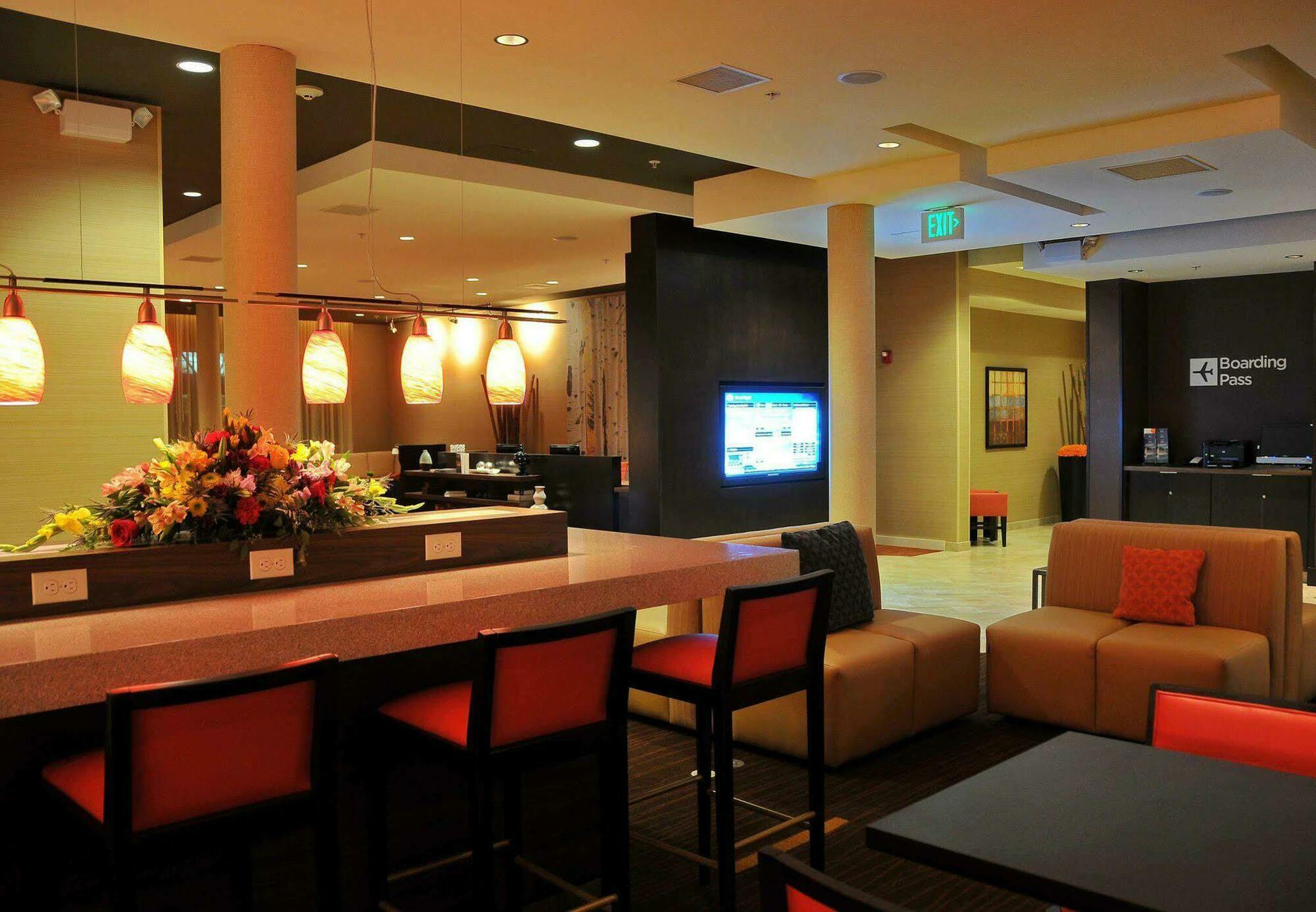 Hotel Courtyard By Marriott