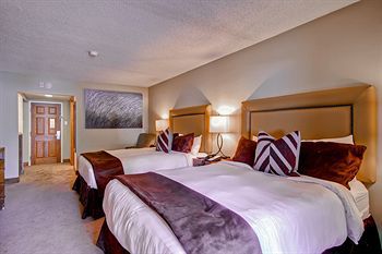 The At Hotel 3*