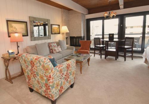 Square 3* Aspen