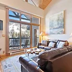 Borders Lodge By East West Hospitality