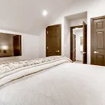 Highlands Lodge 402 By East West Hospitality