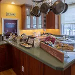 Purple Mountain Bed & Breakfast & Spa