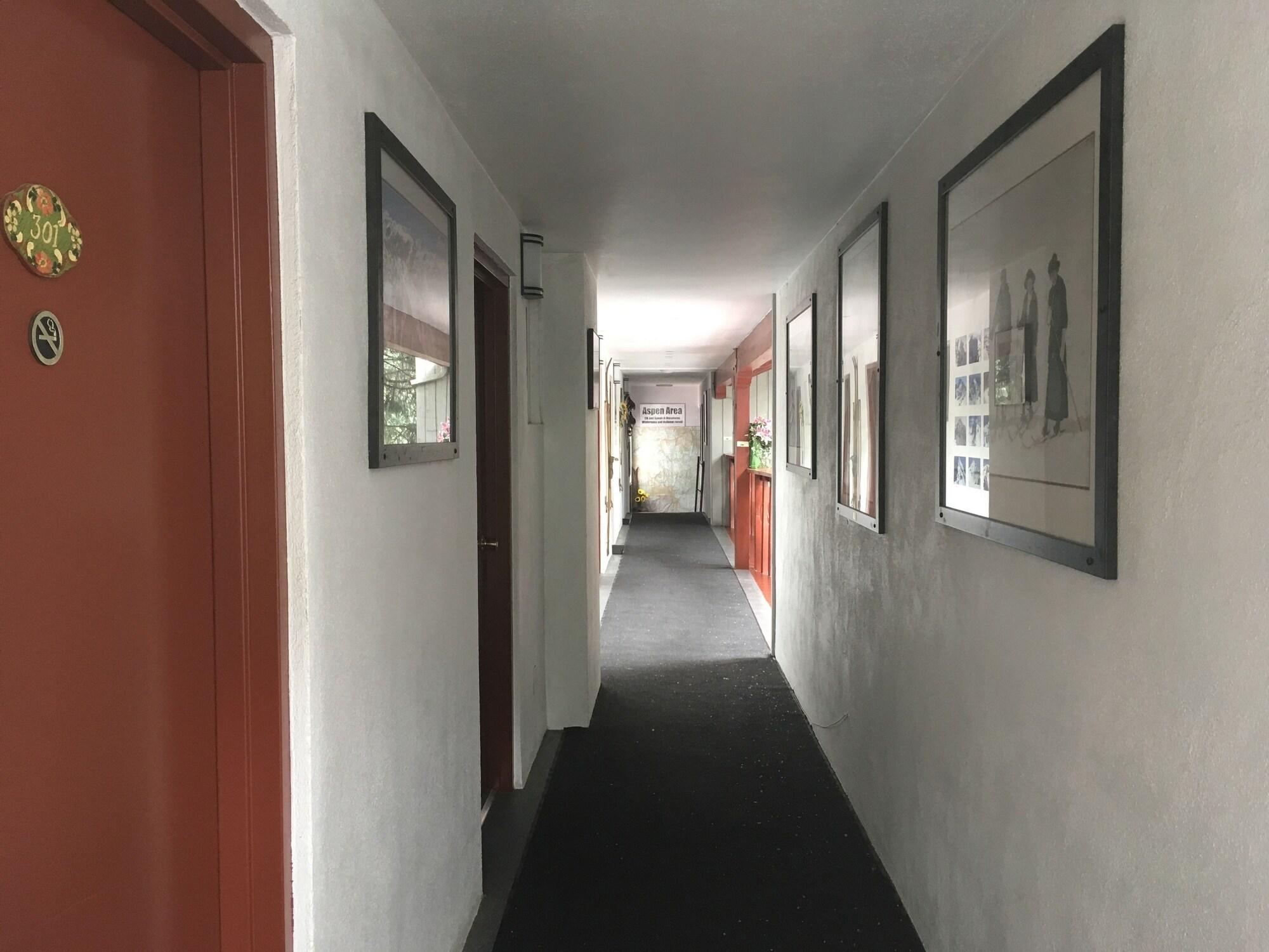Lodge Tyrolean *